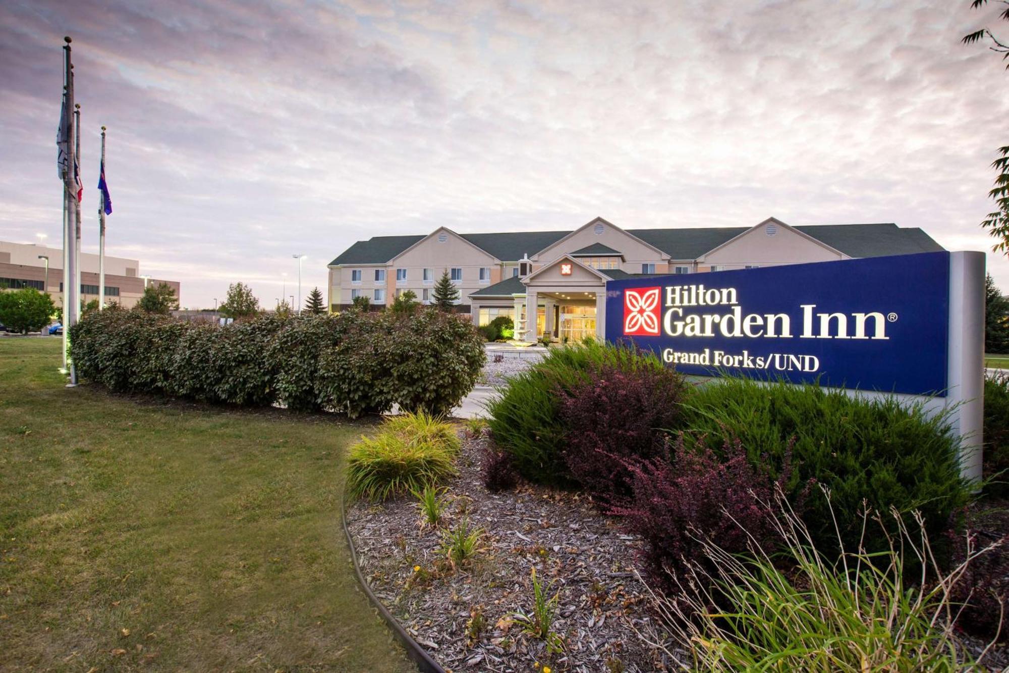Hilton Garden Inn Grand Forks-Und Exterior photo